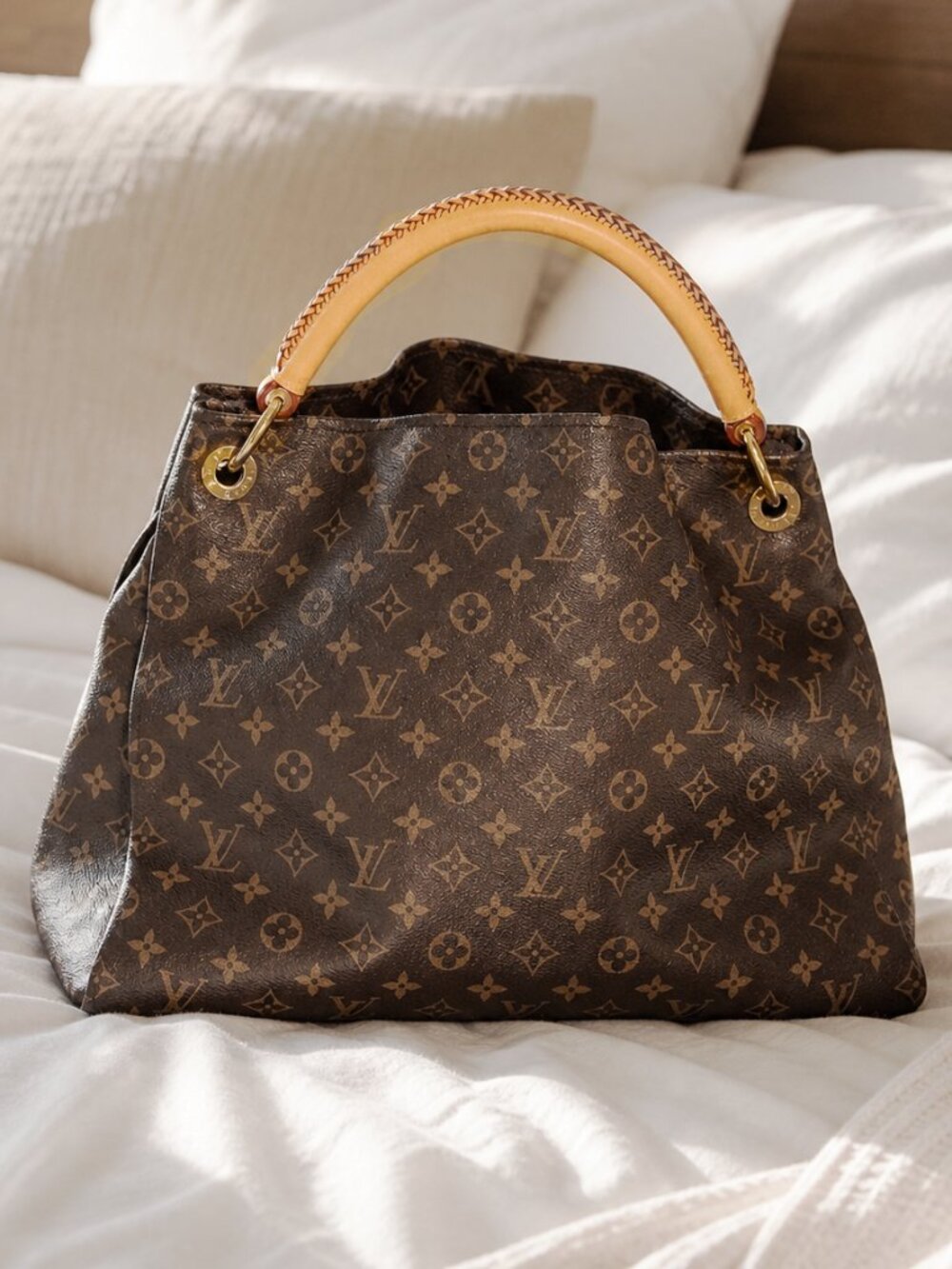 Louis Vuitton Monogram Artsy MM